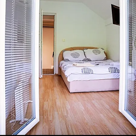 Vikendica Reset, Zvornicko Jezero Tatil Evi